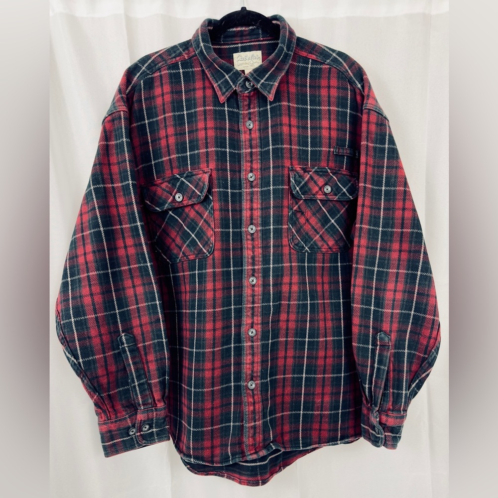 Cabela’s Men’s Roughneck Heavy Weight Button Up Flannel Black & Burgundy.   2XL